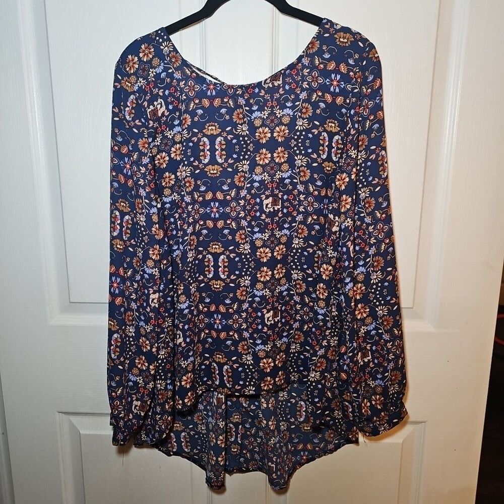 Women's FOREVER21 Boho Floral Elephant Blouse Sz Medium